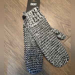 DKNY Donna Karen New York Lined Mittens ~ One Size ~ NWT ~ MSRP $48